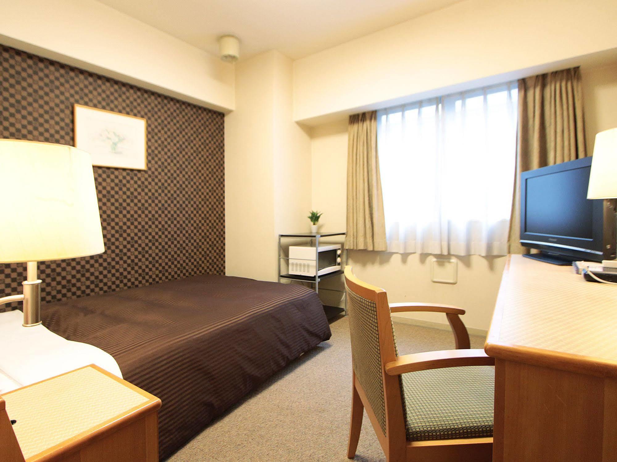 Hotel Livemax Budget Shinbashi Токио Экстерьер фото